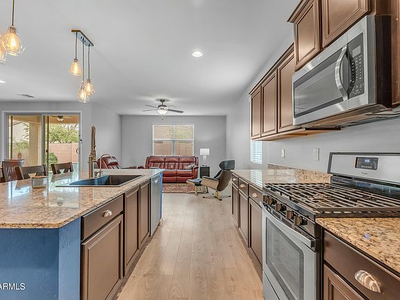 5th image of 696 W GLEN CANYON Drive