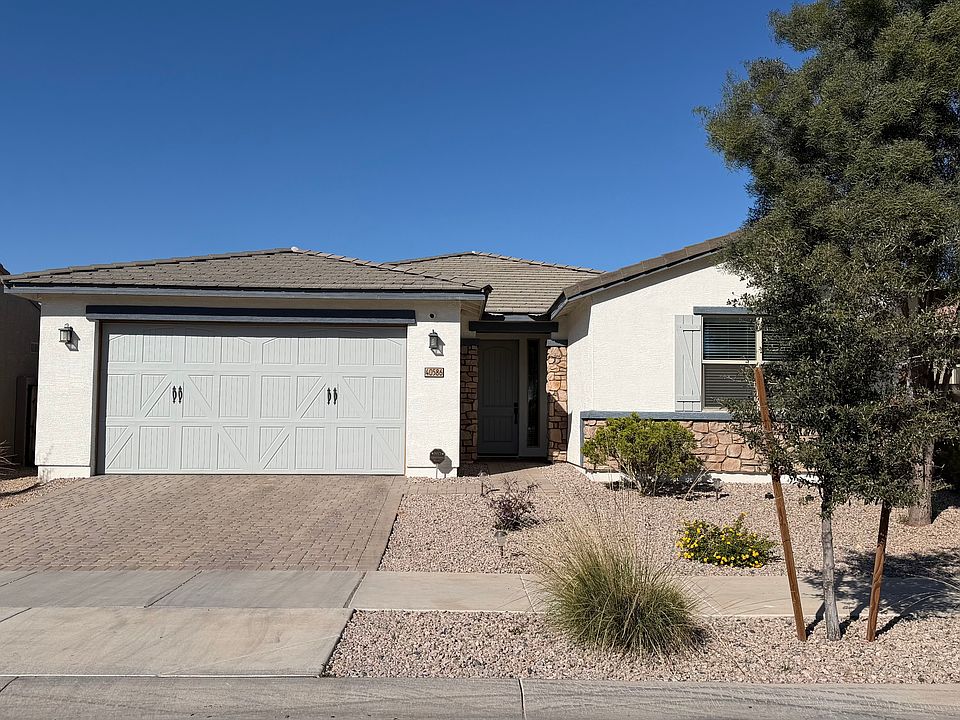 1st image of 40586 W Crane Dr