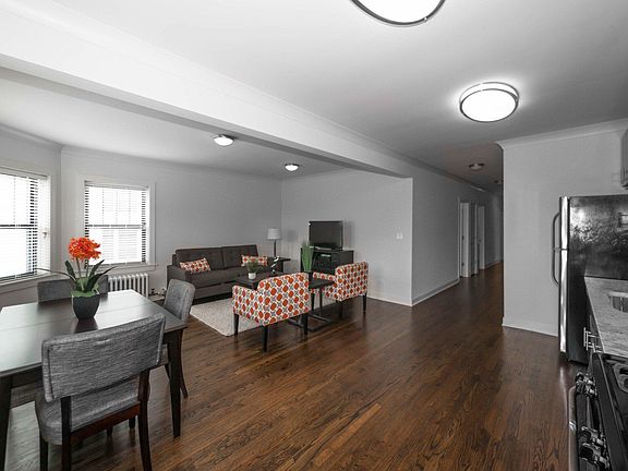3rd image of 5425 N Clark St #020d92e64