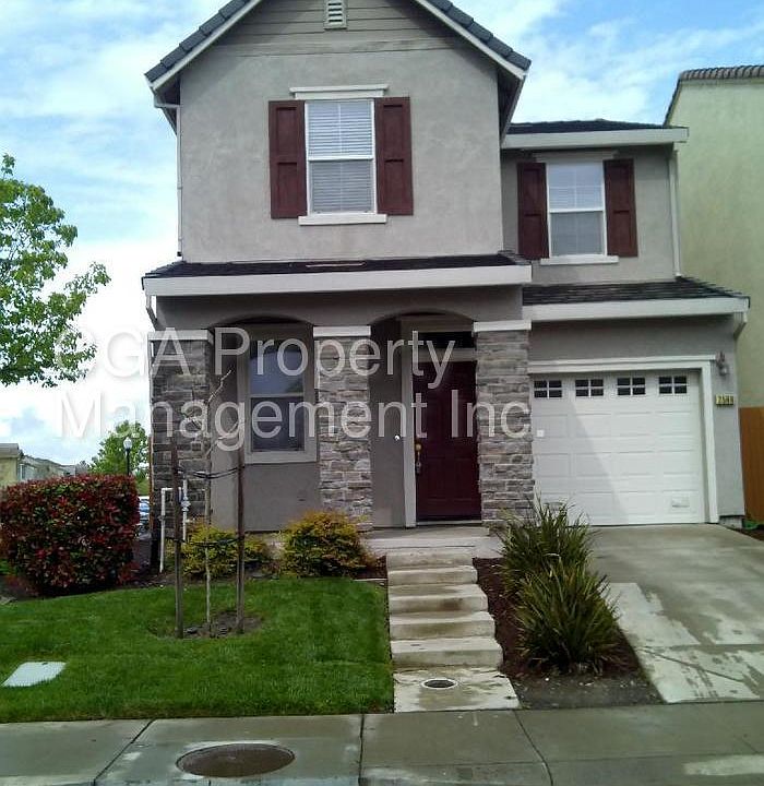 1st image of 2560 Gooseberry Cir
