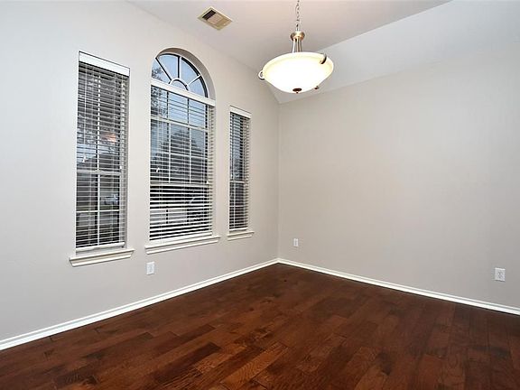 5th image of 24927 Lakecrest Manor Dr