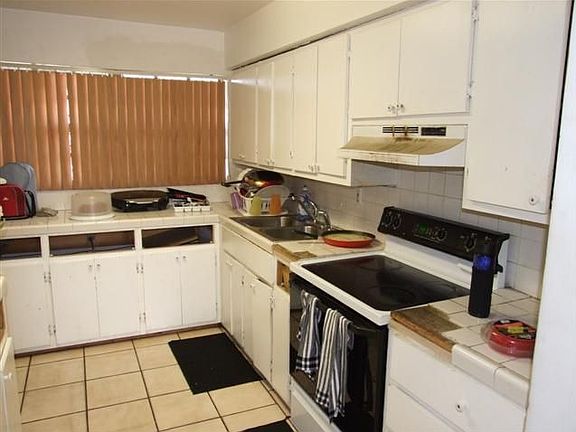 5th image of 19620 NW 37th Ave