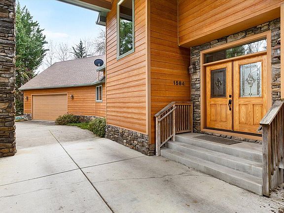 4th image of 1584 Magnolia Ave
