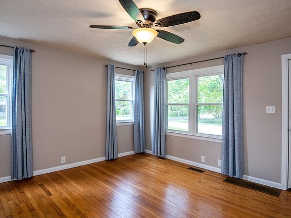 4th image of 517 Fairfield Pike