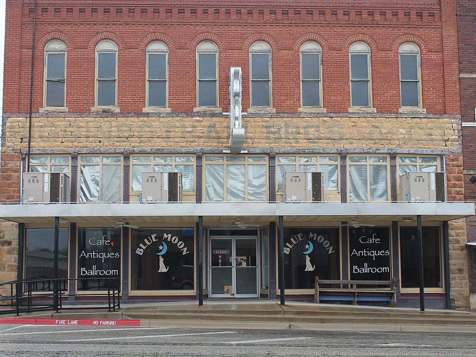 1st image of 100 N Texas St