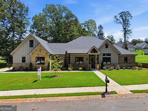 2nd image of 1652 Red Cedar Rd