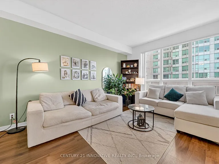 36 Lee Centre Dr #Townhouse 307 — Photo 17