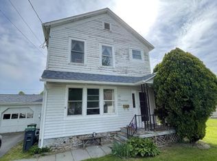 610 Matamoras St, Matamoras, PA 18336