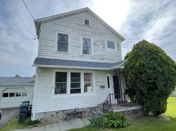 610 Matamoras St, Matamoras, PA 18336