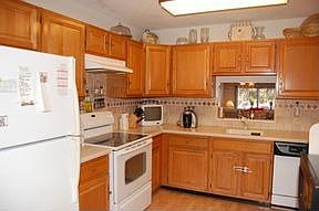 4th image of 604 Driftway Ln