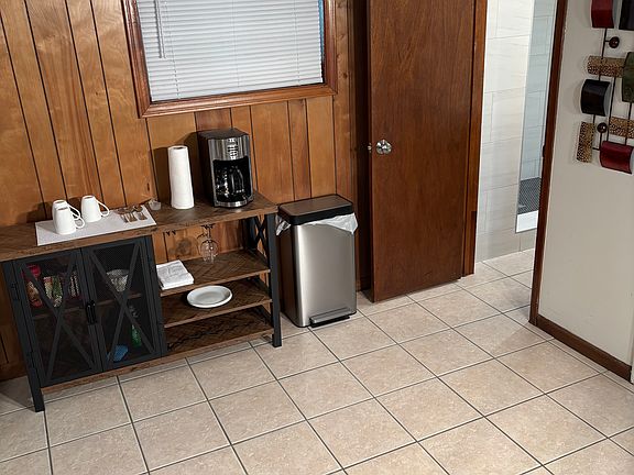 Coffee bar bath entrance