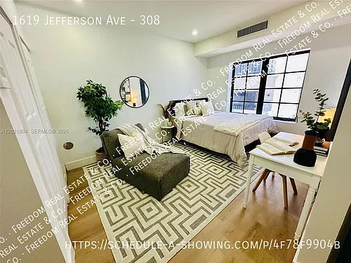 1619 Jefferson Ave #308 Photo 1