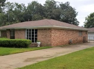 1004 Loggins Dr, West Columbia, TX 77486