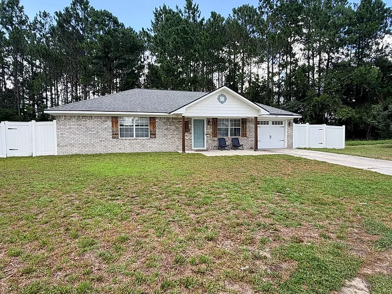 337 NE Sheila Dr — Photo 38