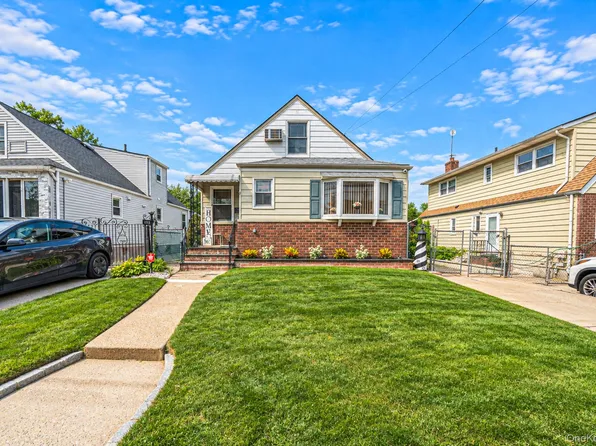 8118 260th Street, Floral Park, NY 11004