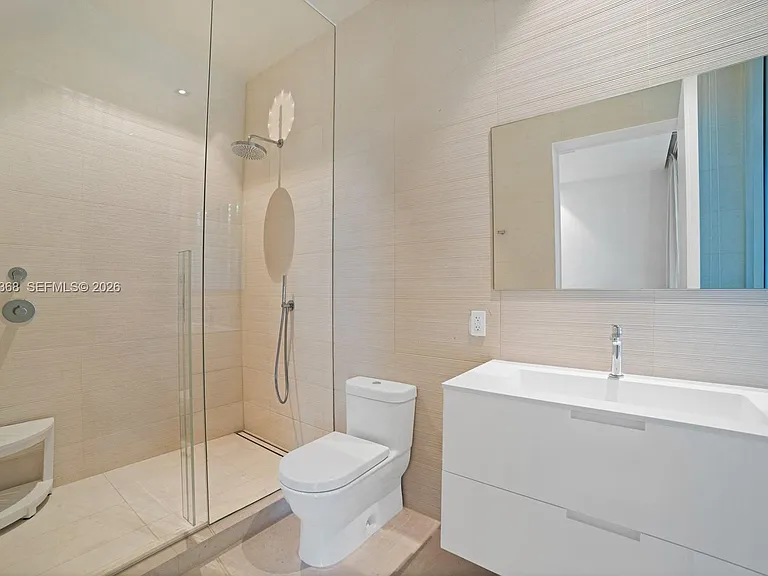 1051 W 48th St — Photo 28