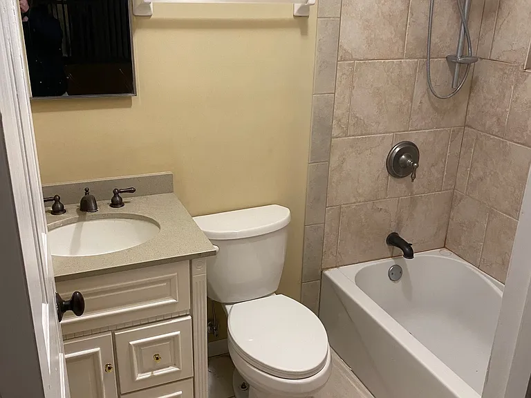 2728 W Lunt Ave — Photo 12