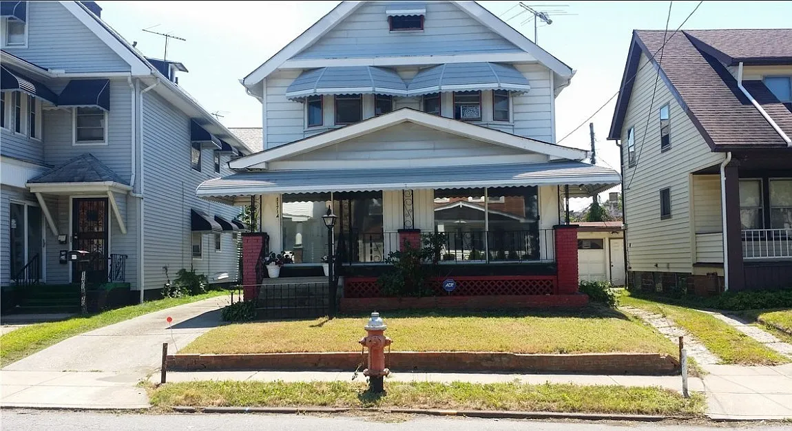 3 bed, 1185 sqft, $1,425 — Photo 1