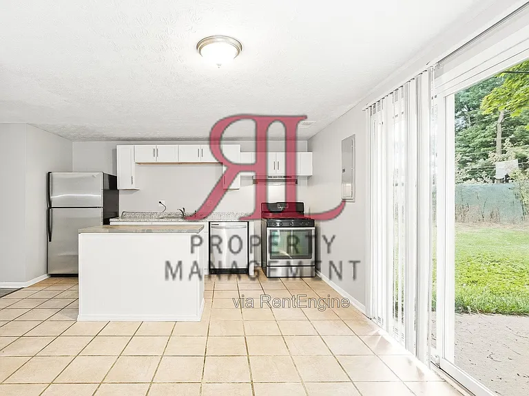 771 Redford Ave — Photo 5
