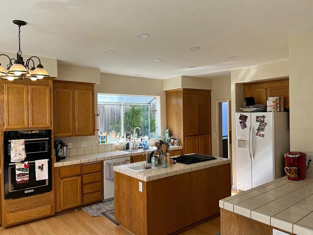4 bed, 3.5 bath, 3208 sqft, $875 — Photo 4