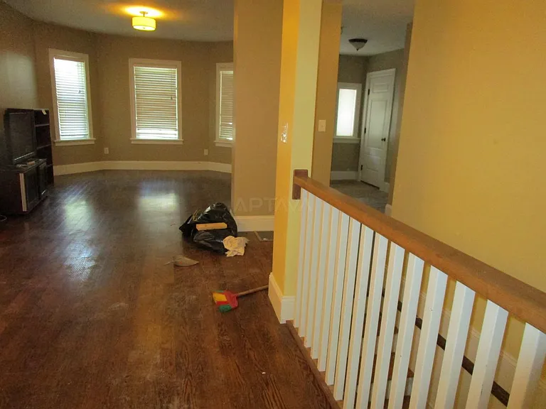 114 Yorktown St #11 — Photo 3