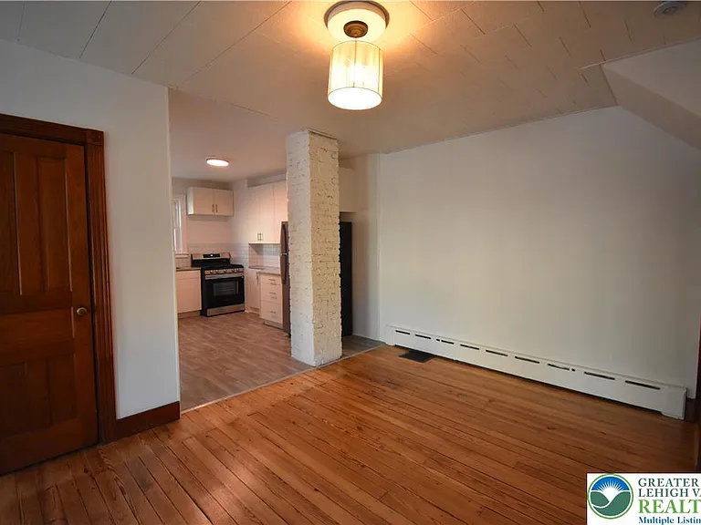 204 N 9th St — Photo 11