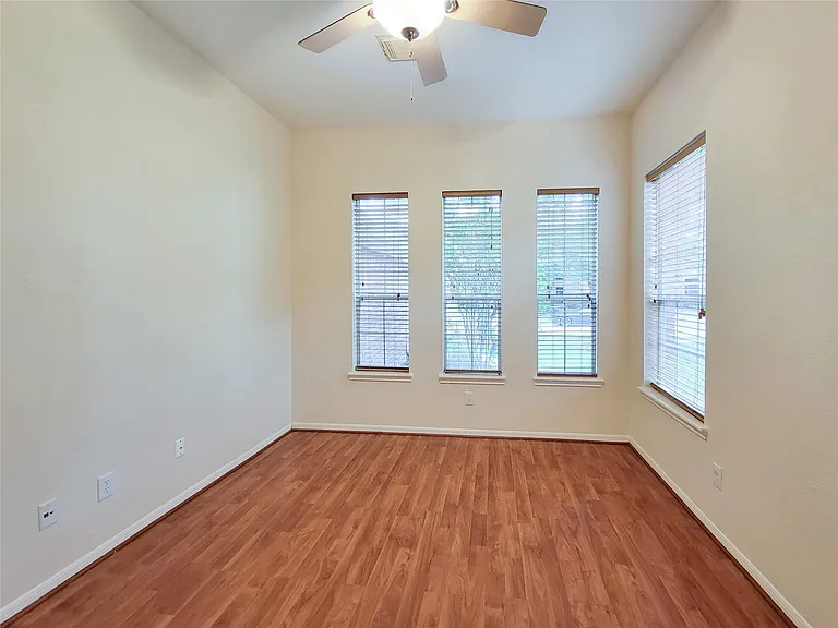 2622 Katie Harbor Dr — Photo 9