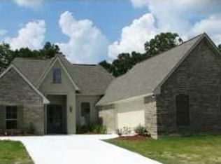 42120 Conifer Dr, Gonzales, LA 70737