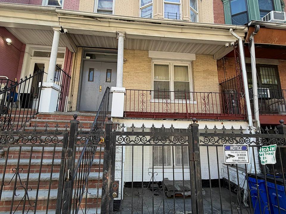 1st image of 906 Bryant Ave #2