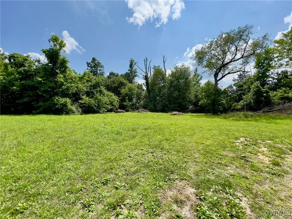 520 Elm St #3, Petersburg, VA 23803
