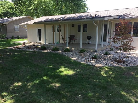 2nd image of 595 S Meadow Dr