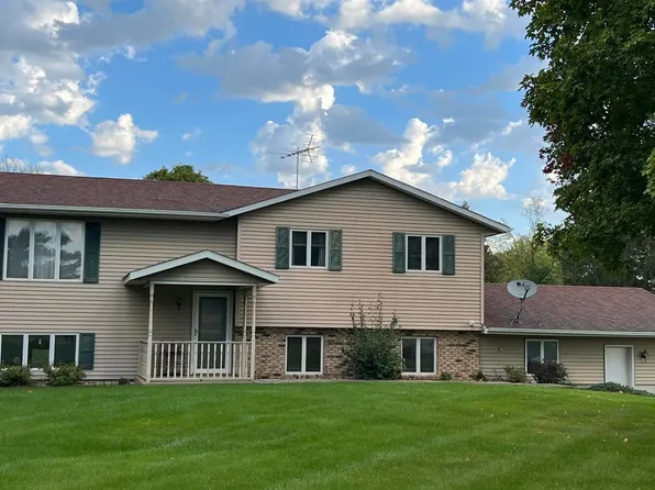 2379 State Highway 24, New Hampton, IA 50659