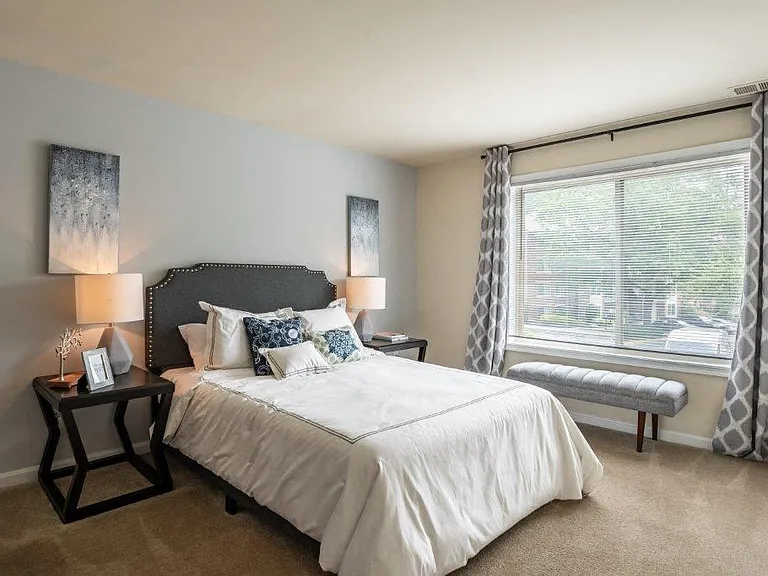Chesapeake Glen Apartment Homes — Photo 8