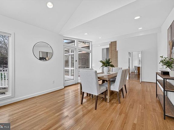 5th image of 6113 Madawaska Rd