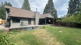 1739 Holiday Ln — Photo 38