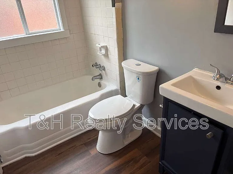 4726 E 34th St — Photo 10