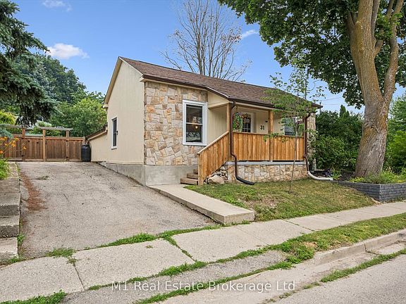 4th image of 31 Bagot St