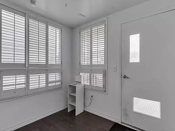 3rd image of 89 Bay St #1