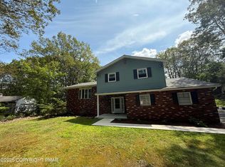 37 Seneca Rd, Mount Pocono, PA 18344