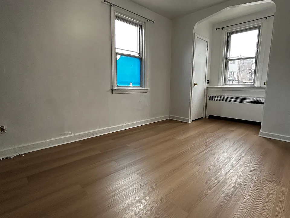 1434 E Hunting Park Ave #1