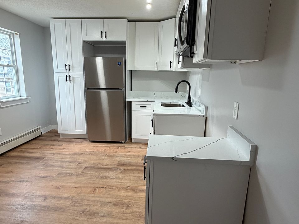 2nd image of 29 Pearl St #2B