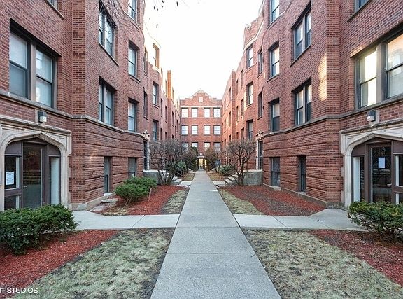 2nd image of 4523.5 S Drexel Blvd #3E