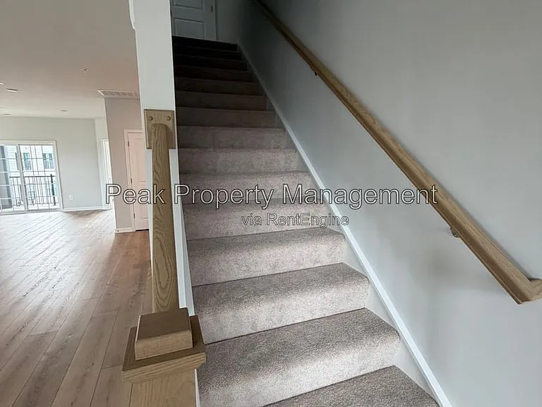227 Brattice Dr — Photo 17
