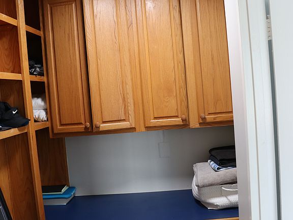 2nd image of 1121 Arlington Blvd APT 727