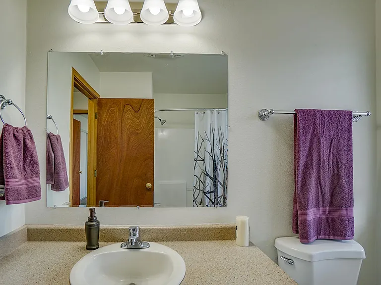 Beverly Rose Apartments — Photo 31