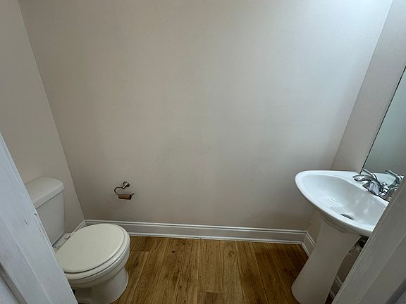 3rd image of 104 Hyde Park Ln