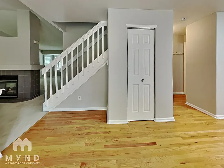 9693 Castle Ridge Cir — Photo 6