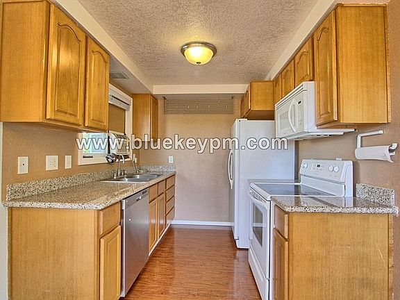 4th image of 3300 Kauffman Ave APT 21