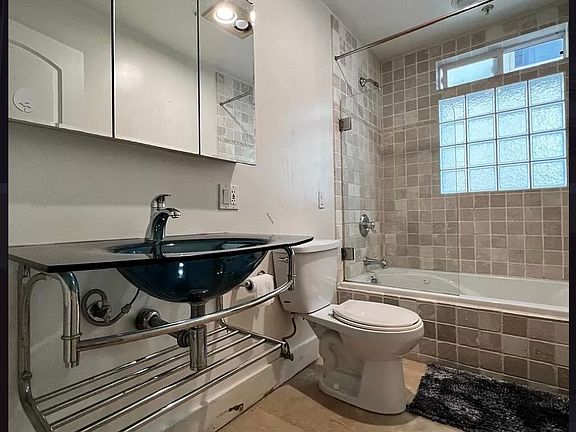 5th image of 439 Guerrero St #12