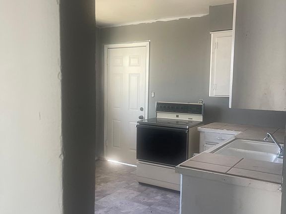 5th image of 813 Park Dr
